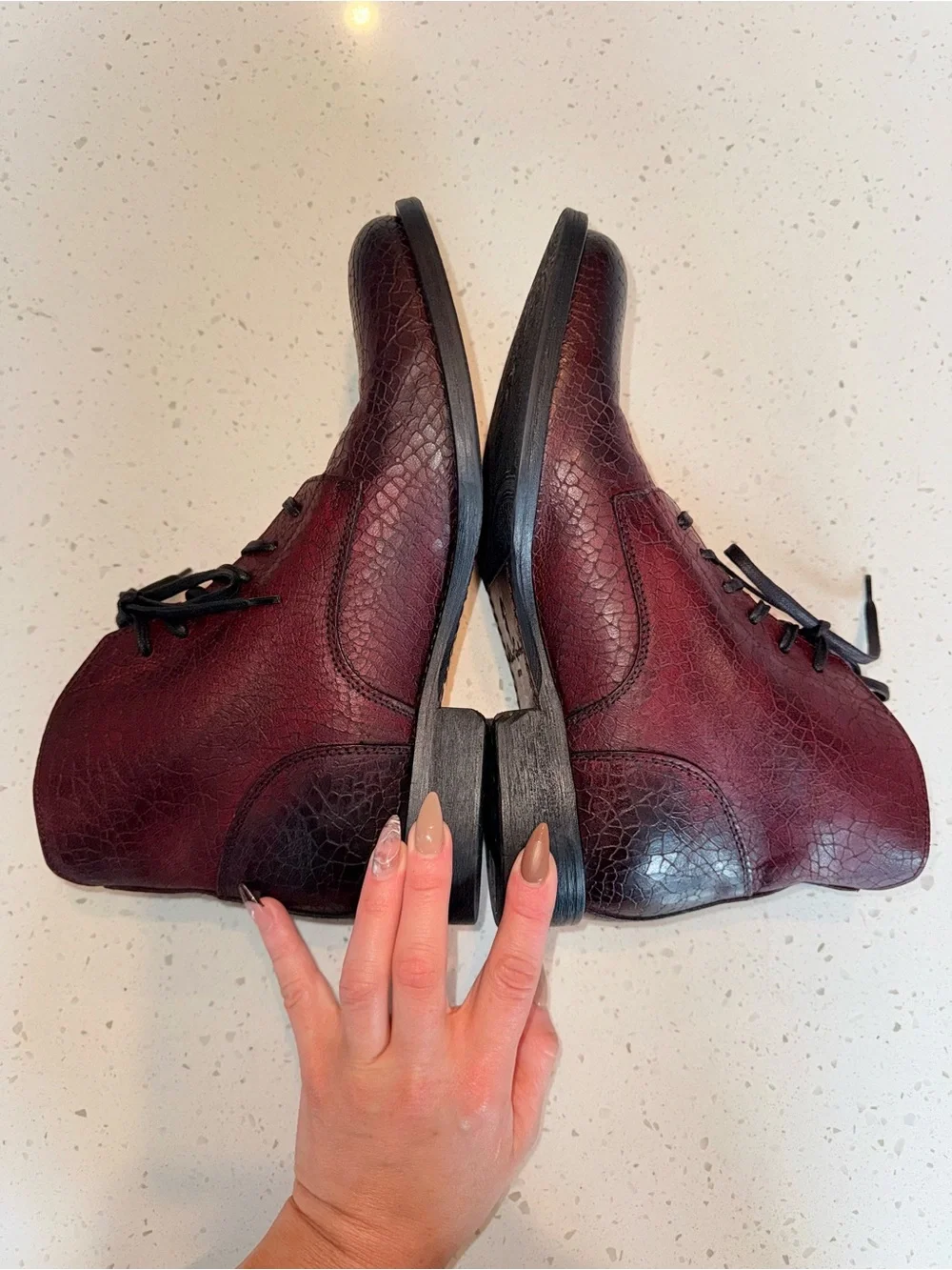 Robert Graham Men's Burgundy Textured Chukka Boots